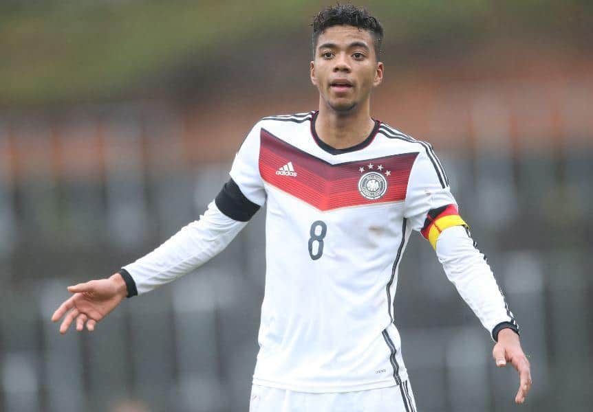 Manchester United and Chelsea eye Benjamin Henrichs