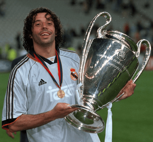 Ivan Campo celebrates UCL title win in 2000