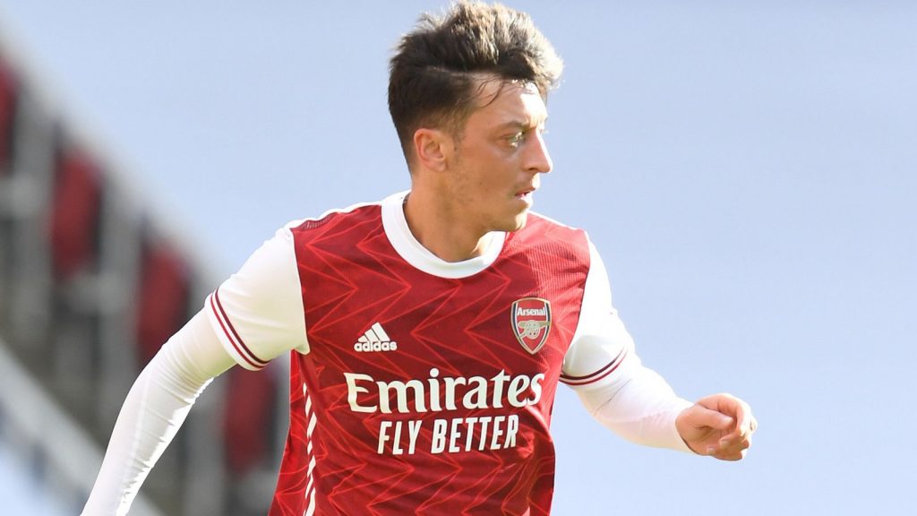Arsenal to re-open contract talks with Mesut Ozil