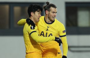 Son Heung-Min of Tottenham Hotspur celebrates with Gareth Bale after scoring their team's second goal during the UEFA Europa League Group J stage match between LASK and Tottenham Hotspur at Linzer Stadion