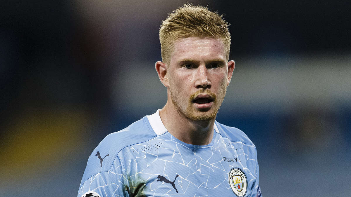 Kevin De Bruyne of Manchester City walks in the field during the UEFA Champions League round of 16 second leg match between Manchester City and Real Madrid at Etihad Stadium on August 7, 2020 in Manchester, United Kingdom