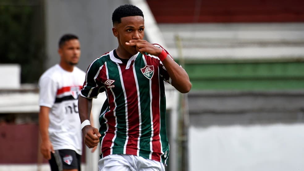 Brazilian youngster to sign five-year deal with Manchester City- last details to be finalised
