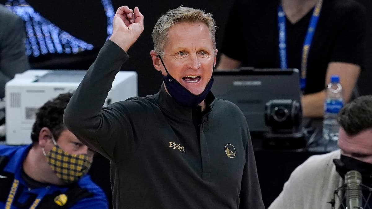 Steve Kerr reacts to Golden State Warriors' tight loss to the San Antonio Spurs