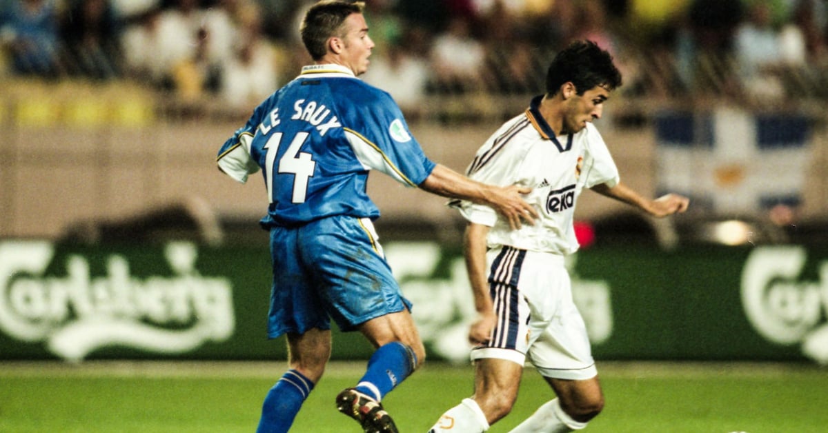 1998 год: Суперкубок УЕФА: Защитник «Челси» Грэм ле Со против форварда мадридского «Реал» Рауля (Фото - Eric Renard / Onze / Icon Sport)