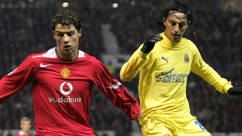 Криштиану Роналду против Хосе Мари в матче «Вильярреал» - «Манчестер Юнайтед» в групповом этапе ЛЧ сезона 2004/05 (Фото - Manchester United via Getty Images)