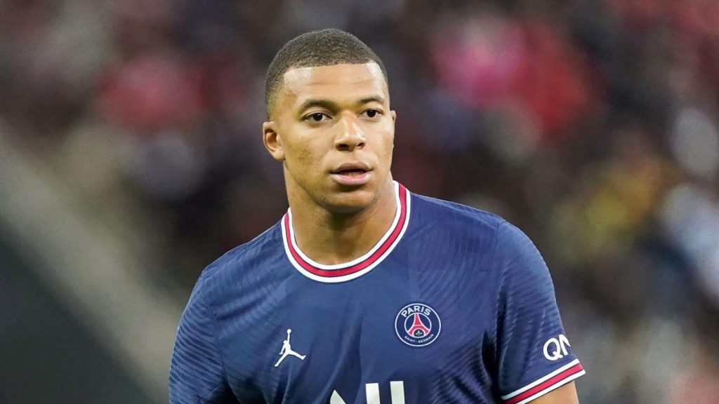 Kylian Mbappé: Top 10 best strikers in 2021