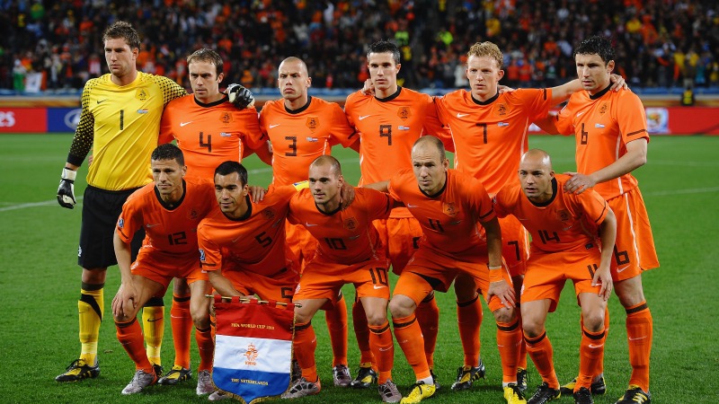 Сборная Нидерландов на Чемпионате мира 2010-го года (фото - Laurence Griffiths / Getty Images)